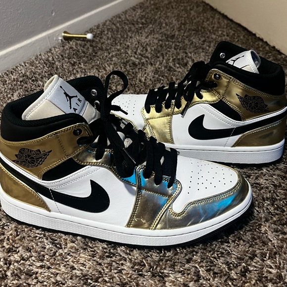 Air Jordan Mid Metallic Sneakers - Picture 3 of 3